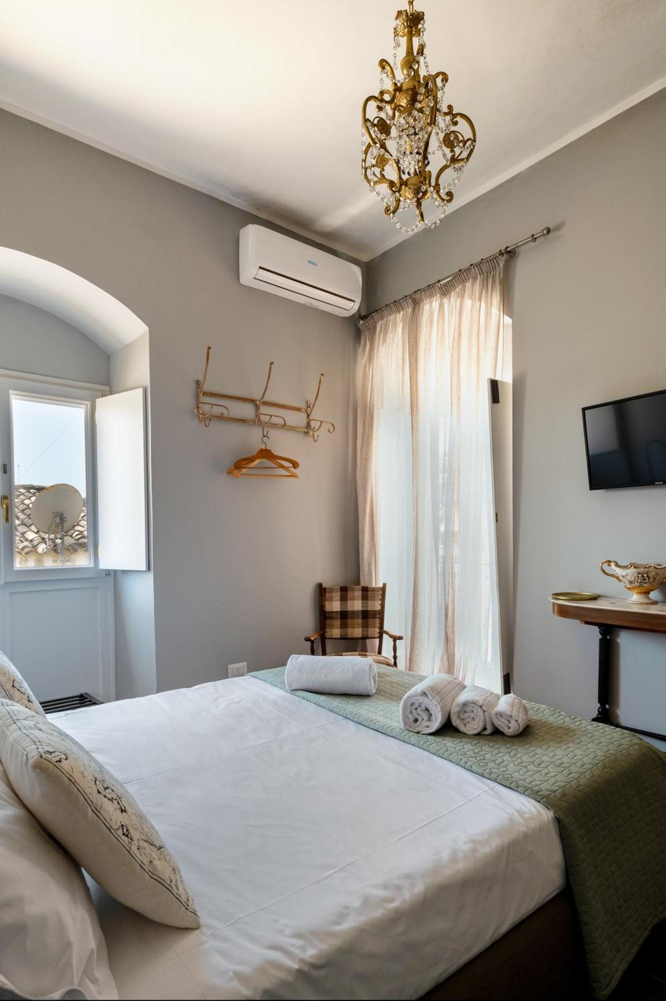 Zioli Bed and Breakfast Noto Exteriör bild