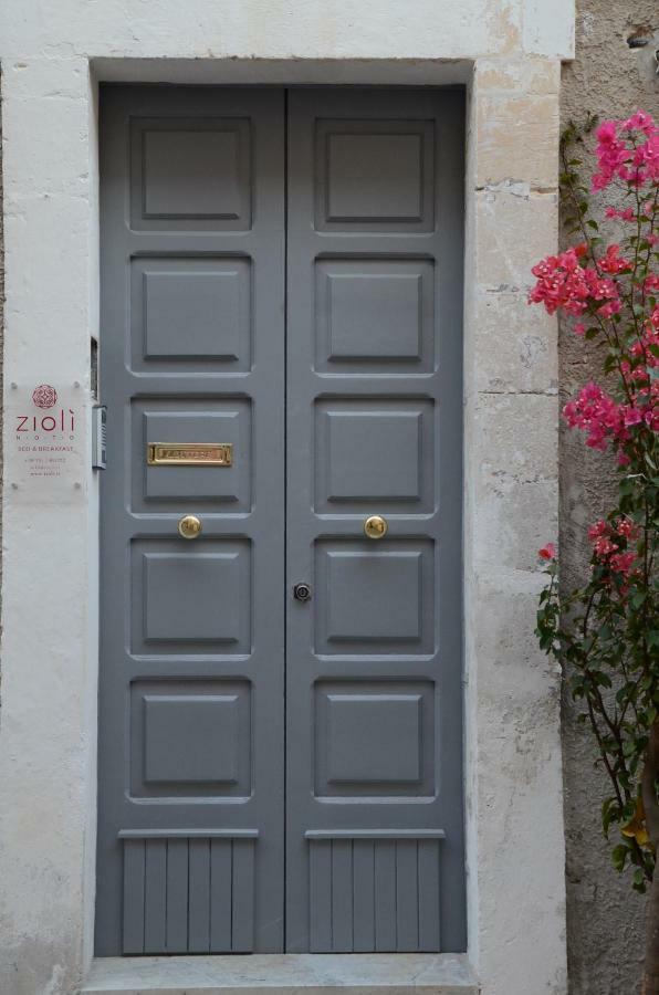 Zioli Bed and Breakfast Noto Exteriör bild